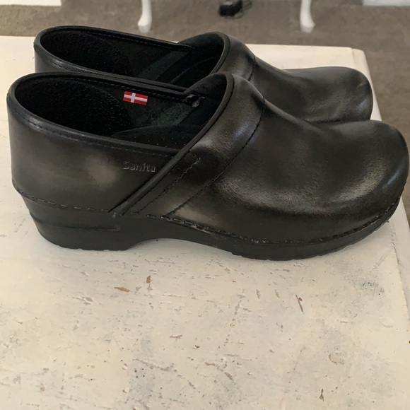 Clogs - Picture 11 of 12